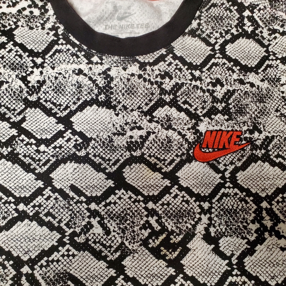 🔥Nike 'Python' Tee - Picture 2 of 6